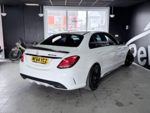 2014 Mercedes-Benz C Class 2.1 C250 Bluetec Amg Line G-Tronic+ Euro 6 (s/s) 4dr in White — image 3