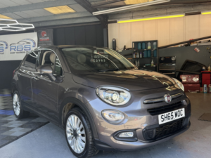 2015 Fiat 500x 1.6 500x 1.6 Multijet Ii 120hp Lounge in Bronze — image 4