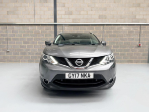 2017 Nissan Qashqai 1.2 Dig-T N-Connecta 2WD Euro 6 (s/s) 5dr in Grey — image 2