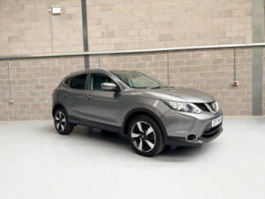 2017 Nissan Qashqai 1.2 Dig-T N-Connecta 2WD Euro 6 (s/s) 5dr in Grey — image 5