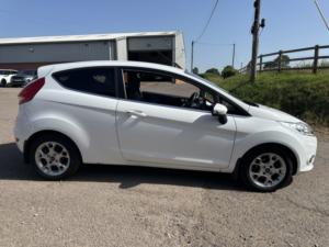 2011 Ford Fiesta 1.4 Zetec in White — image 3