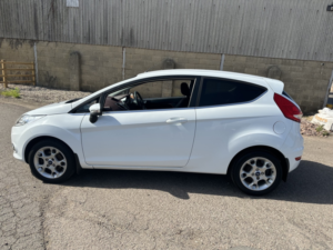 2011 Ford Fiesta 1.4 Zetec in White — image 4