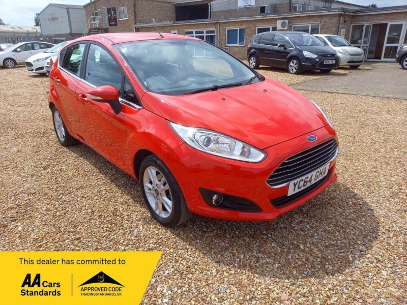 2014 Ford Fiesta 1.25 Zetec Euro 5 5dr in Red — image 1