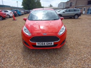 2014 Ford Fiesta 1.25 Zetec Euro 5 5dr in Red — image 2