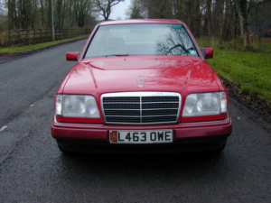 1994 Mercedes-Benz 200 Ref 8743 - Deposit Paid - Mercedes Benz W124 E200 Automatic Saloon - Only 28k!! (rhd - Uk Car) in Red — image 4