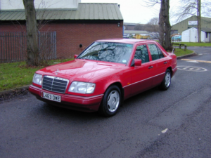 1994 Mercedes-Benz 200 Ref 8743 - Deposit Paid - Mercedes Benz W124 E200 Automatic Saloon - Only 28k!! (rhd - Uk Car) in Red — image 6