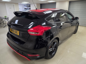 2016 Ford Focus 2.0 Tdci Zetec S Black Edition Hatchback 5dr Diesel Manual Euro 6 (s/s) (150 Ps) in Multicolour — image 4