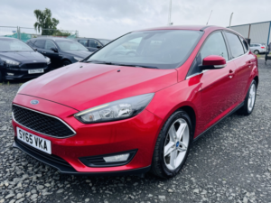 2015 Ford Focus 1.0 T Ecoboost Zetec in Red — image 4
