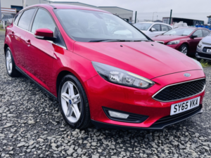 2015 Ford Focus 1.0 T Ecoboost Zetec in Red — image 6