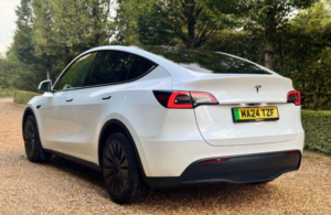 2024 Tesla Model Y Auto Rwd 5dr in White — image 4