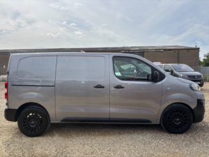 2019 Peugeot Expert 2.0 Bluehdi 1400 Professional in Grey — image 2