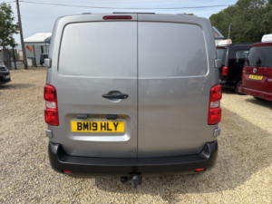 2019 Peugeot Expert 2.0 Bluehdi 1400 Professional in Grey — image 4