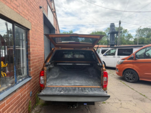 2017 Nissan Navara 2.3 Dci Tekna 4WD Euro 6 (s/s) 4dr in Yellow — image 4