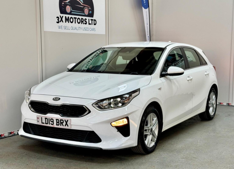 2019 Kia Ceed 1.6 Crdi Eco 2 Euro 6 (s/s) 5dr in White — image 1