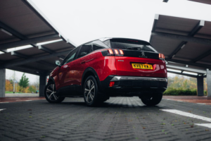 2017 Peugeot 3008 1.6l Active Blue Hdi S/s SUV 5dr Diesel Manual Euro 6 (120 Bhp) in Red — image 2