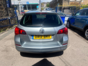 2012 Vauxhall Astra 1.6 16v Sri Sports Tourer Euro 5 5dr in Silver — image 5