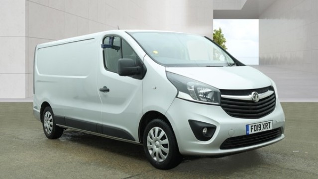 2019 Vauxhall Vivaro 1.6 Cdti 2900 Sportive in Silver — image 1
