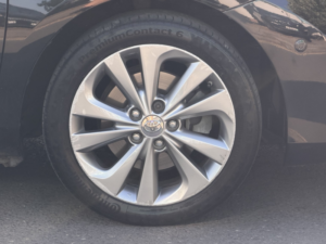 2014 Toyota Auris 1.8 Vvt-H Excel in Black — image 6