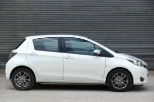 2014 Toyota Yaris 1.3 Dual Vvt-I Icon Plus in White — image 3