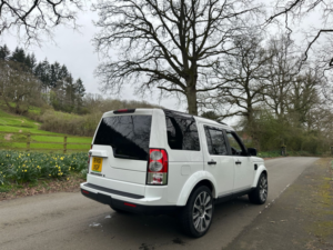 2011 Land Rover Discovery 4 3.0 Sd V6 Landmark Le SUV 5dr Diesel Commandshift 4WD Euro 5 (245 Ps) in White — image 3