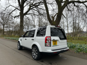 2011 Land Rover Discovery 4 3.0 Sd V6 Landmark Le SUV 5dr Diesel Commandshift 4WD Euro 5 (245 Ps) in White — image 6
