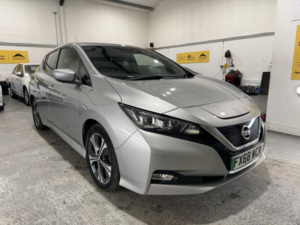2018 Nissan Leaf 40kwh Tekna in Silver — image 3