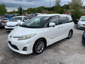 2012 Toyota Estima Aeras 20th Anniversary Edition 2.4 Auto in White — image 6