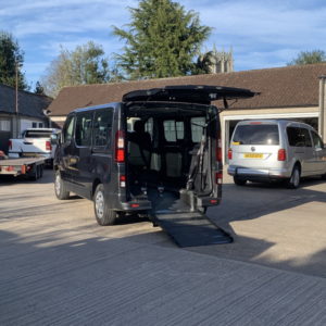 2024 Renault Trafic 2.0 Sl28 Blue Dci 110 Start My23 in Grey — image 3