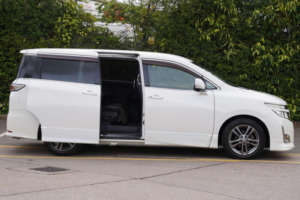 2012 Nissan Elgrand 2.5 Highway Star Urban Chrome 5dr 7 Seats in White — image 3