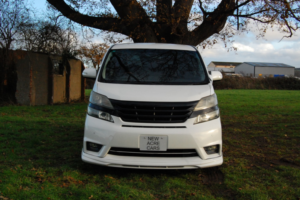 2010 Toyota Vellfire 2.4z Platinum Selection 2 in White — image 2