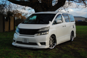 2010 Toyota Vellfire 2.4z Platinum Selection 2 in White — image 3