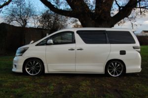 2010 Toyota Vellfire 2.4z Platinum Selection 2 in White — image 4