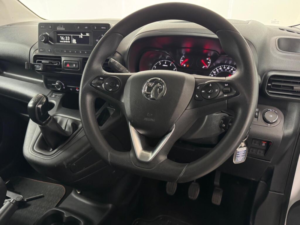 2019 Vauxhall Combo 1.6 Turbo D 2300 Sportive L1 H1 Euro 6 (s/s) 4dr in White — image 4