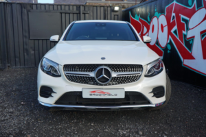 2017 Mercedes-Benz Glc 3.0 Glc350d V6 Amg Line (premium Plus) Coupe 5dr Diesel G-Tronic 4matic Euro 6 (s/s) (258 Ps) in White — image 4