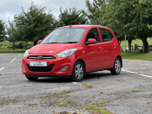 2013 Hyundai I10 1.2 Active 5dr Man, Petrol, White + £20 Road Tax in Red — image 2