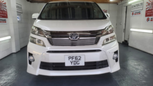 2012 Toyota Vellfire 2.4 Lounge Seats in White — image 3