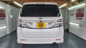 2012 Toyota Vellfire 2.4 Lounge Seats in White — image 6