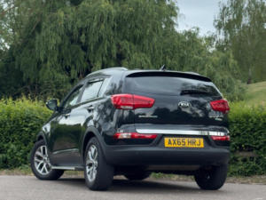 2016 Kia Sportage 1.7 Crdi Ecodynamics Axis Edition 2WD Euro 6 (s/s) 5dr in Black — image 4