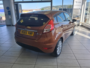 2016 Ford Fiesta 1.0 T Ecoboost Titanium in Brown — image 4
