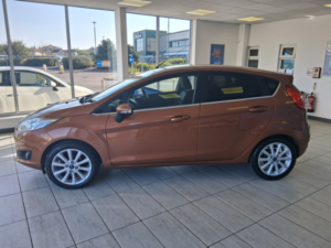 2016 Ford Fiesta 1.0 T Ecoboost Titanium in Brown — image 6