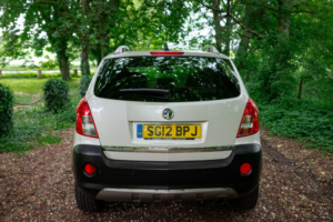 2012 Vauxhall Antara 2.2 Cdti Se in White — image 3