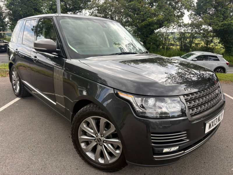 2013 Land Rover Range Rover 4.4 Sd V8 Vogue Se in Grey — image 1