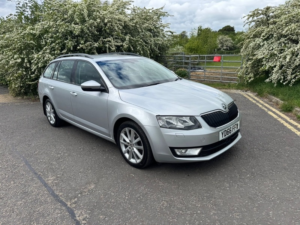 2016 Skoda Octavia Se L Tdi DSG in Silver — image 2