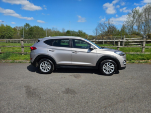 2018 Hyundai Tucson 1.6 Gdi Blue Drive Se Nav Euro 6 (s/s) 5dr in White — image 5