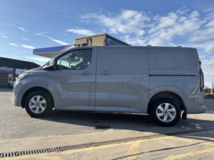 2024 Ford Transit Custom 2.0 Transit Custom V710 Limited Van 300 L2 2.0l Ecoblue 136ps Fwd 6 Speed Manual in Grey — image 4