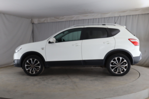 2013 Nissan Qashqai 1.6 N-Tec+ in White — image 4