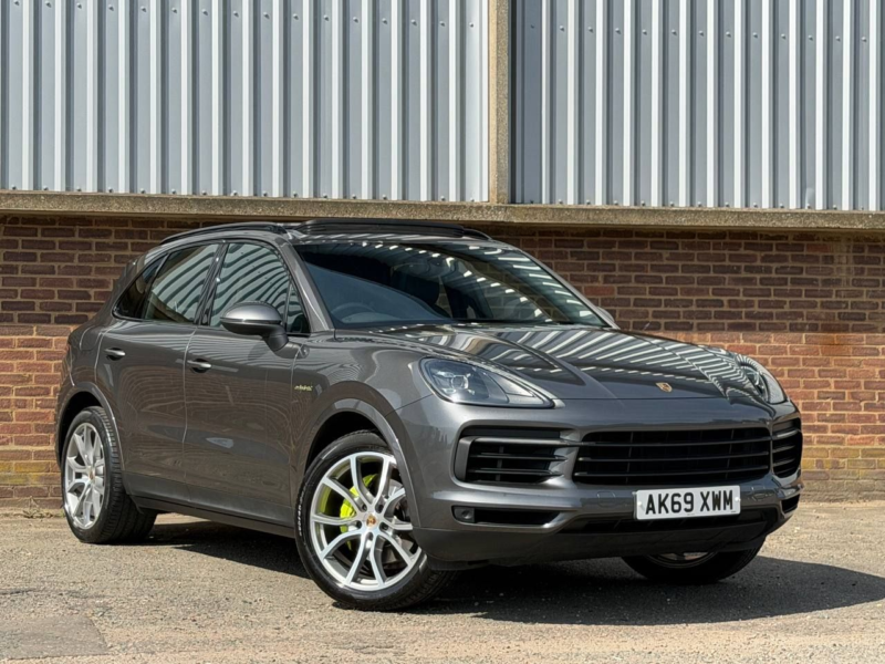 2019 Porsche Cayenne 3.0 V6 E-Hybrid 14.1kwh SUV 5dr Petrol Plug-In Hybrid Tiptronics 4WD Euro 6 (s/s) (3.6kw Charger) (462 Ps) in Grey — image 1