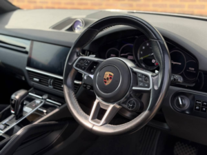2019 Porsche Cayenne 3.0 V6 E-Hybrid 14.1kwh SUV 5dr Petrol Plug-In Hybrid Tiptronics 4WD Euro 6 (s/s) (3.6kw Charger) (462 Ps) in Grey — image 2