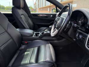 2019 Porsche Cayenne 3.0 V6 E-Hybrid 14.1kwh SUV 5dr Petrol Plug-In Hybrid Tiptronics 4WD Euro 6 (s/s) (3.6kw Charger) (462 Ps) in Grey — image 4