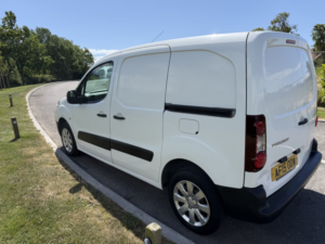 2015 Peugeot Partner 1.6 Hdi 625 Professional in White — image 2
